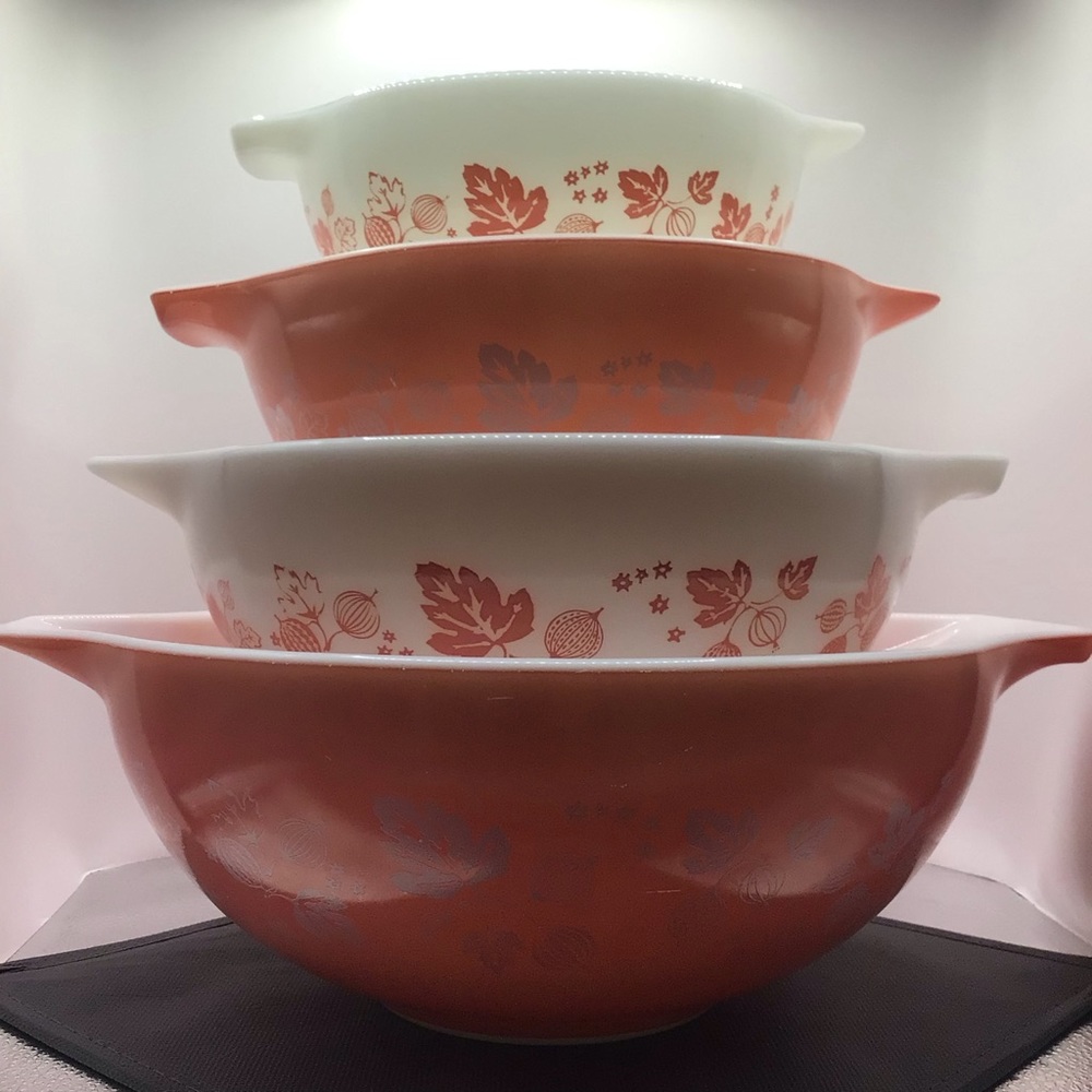 Pink Gooseberry Cinderella 4 Bowl Nesting Complete Set, 1957